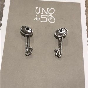 UNO de 50 Jewelry - Uno De 50 Hogar Dulce Hogar Key Drop Earrings UNO de 50 Jewelry - Uno De 50 Hogar Dulce Hogar Key Drop Earrings